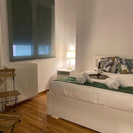 Elia Modern Apartment Атина Екстериор снимка