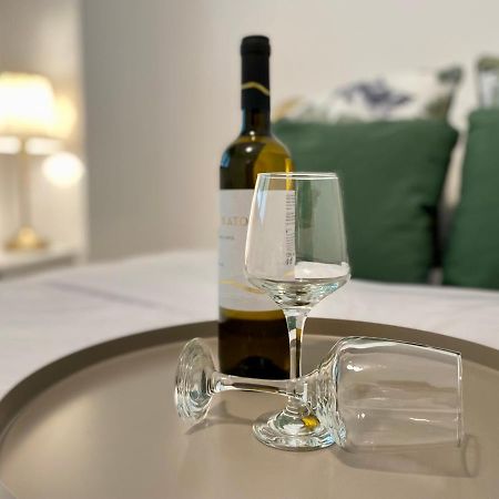 Elia Modern Apartment Атина Екстериор снимка
